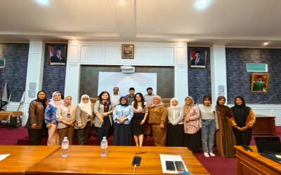 Penyerahan Buku Tabungan BTN Program KIP PDBI Kepada Mahasiswa Penerima KIP Tahun 2025